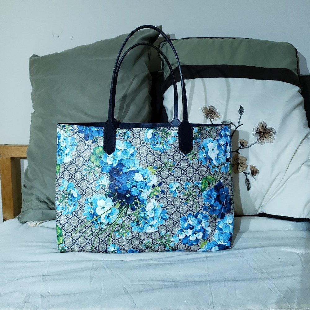 GUCCI GG Supreme Monogram Blooms Print USED